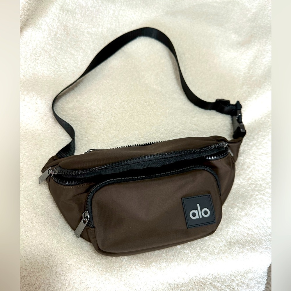 Alo Explorer Fanny Pack